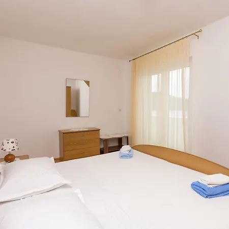 Apartment Vjera *