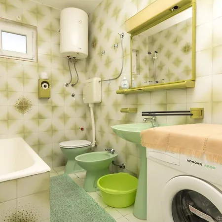 Apartment Vjera Primosten