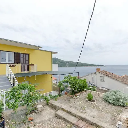 Vjera Apartment *